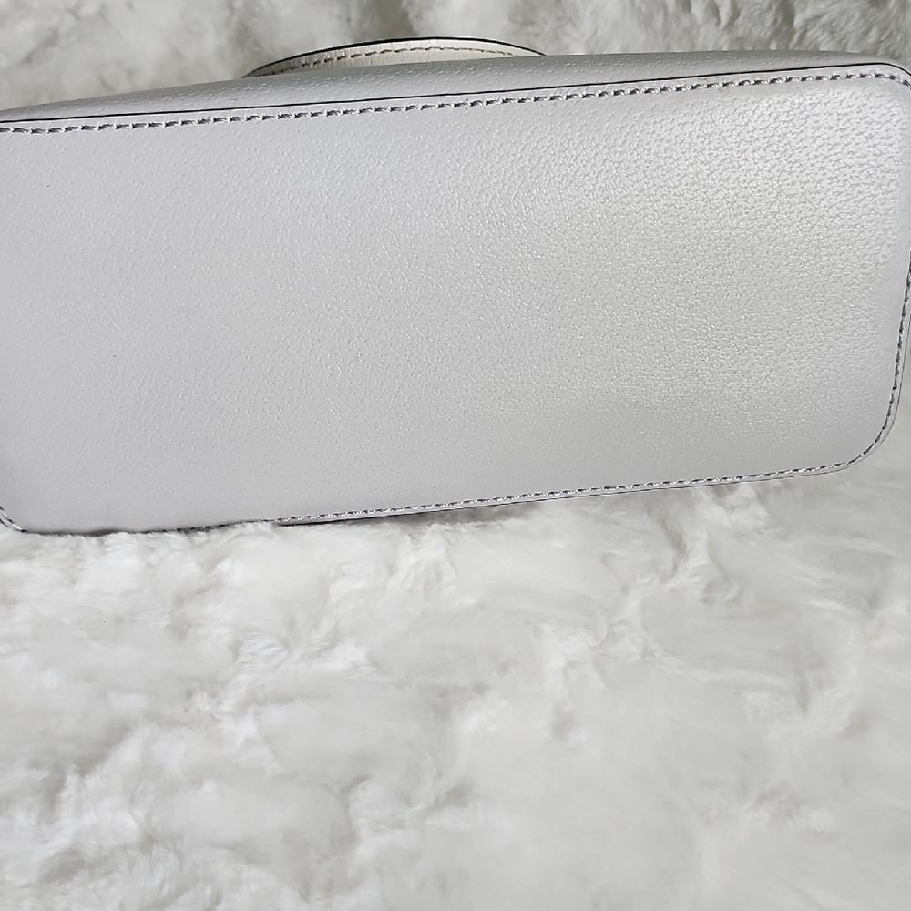 Kate Spade Gray and White Satchel with Classic Design - Picture 10 of 10